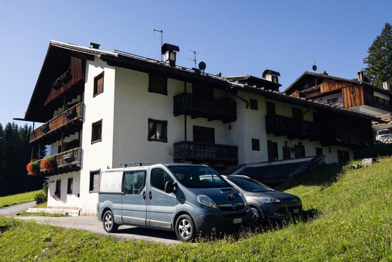 Casa Betulla Apartment Cortina d'Ampezzo Luaran gambar